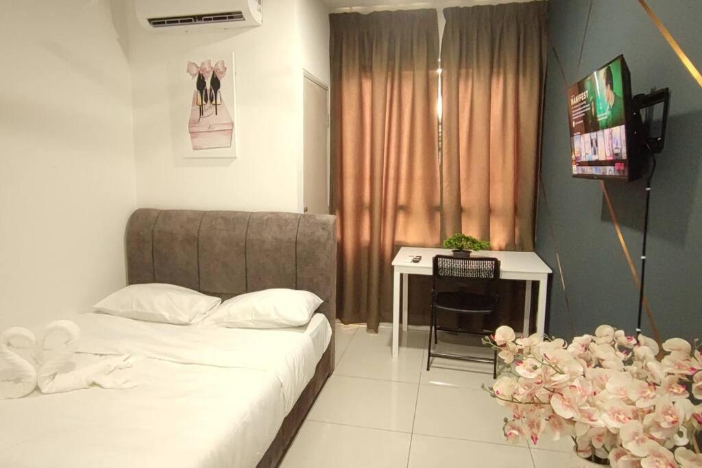 Apartment Hzb301-selfcheck-in-wi-fi- Netflix- Parking- Pool-2 Bedroom- Klia, 7099 Sepang