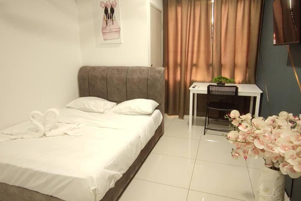 Hzb301-selfcheck-in-wi-fi- Netflix- Parking- Pool-2 Bedroom- Klia, 7099 Apartemen