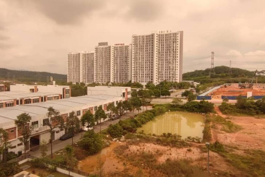 Hzb301-selfcheck-in-wi-fi- Netflix- Parking- Pool-2 Bedroom- Klia, 7099 Apartemen Sepang