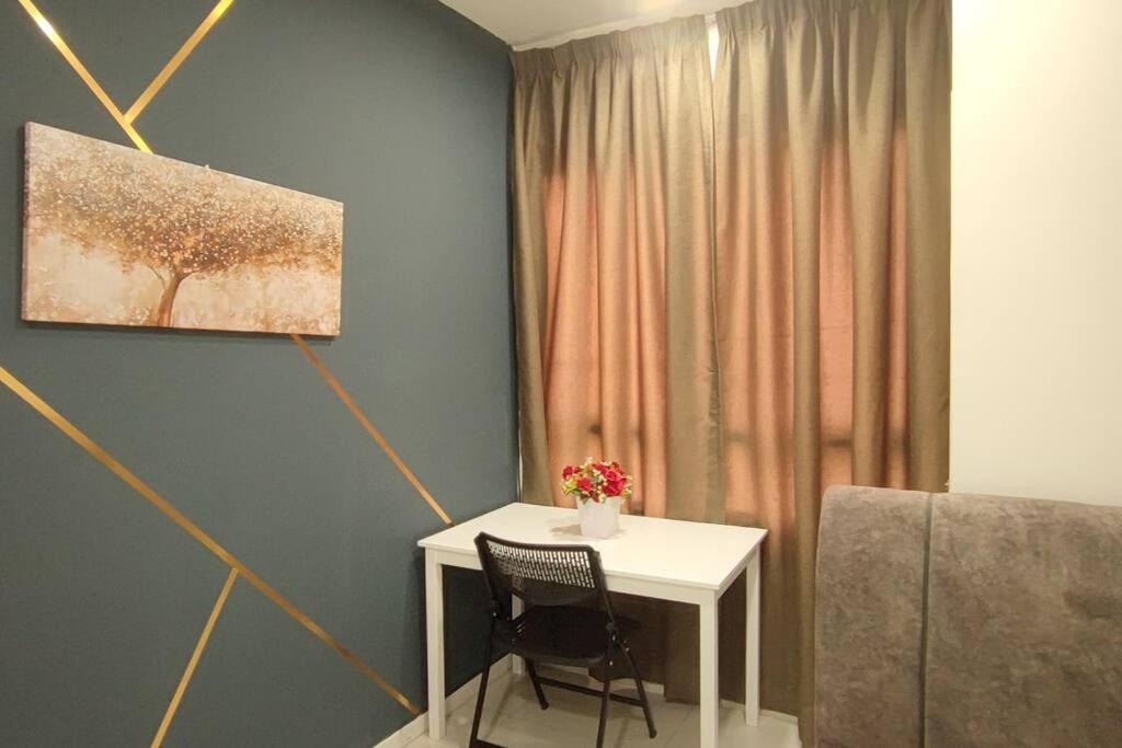 Apartemen Hzb301-selfcheck-in-wi-fi- Netflix- Parking- Pool-2 Bedroom- Klia, 7099