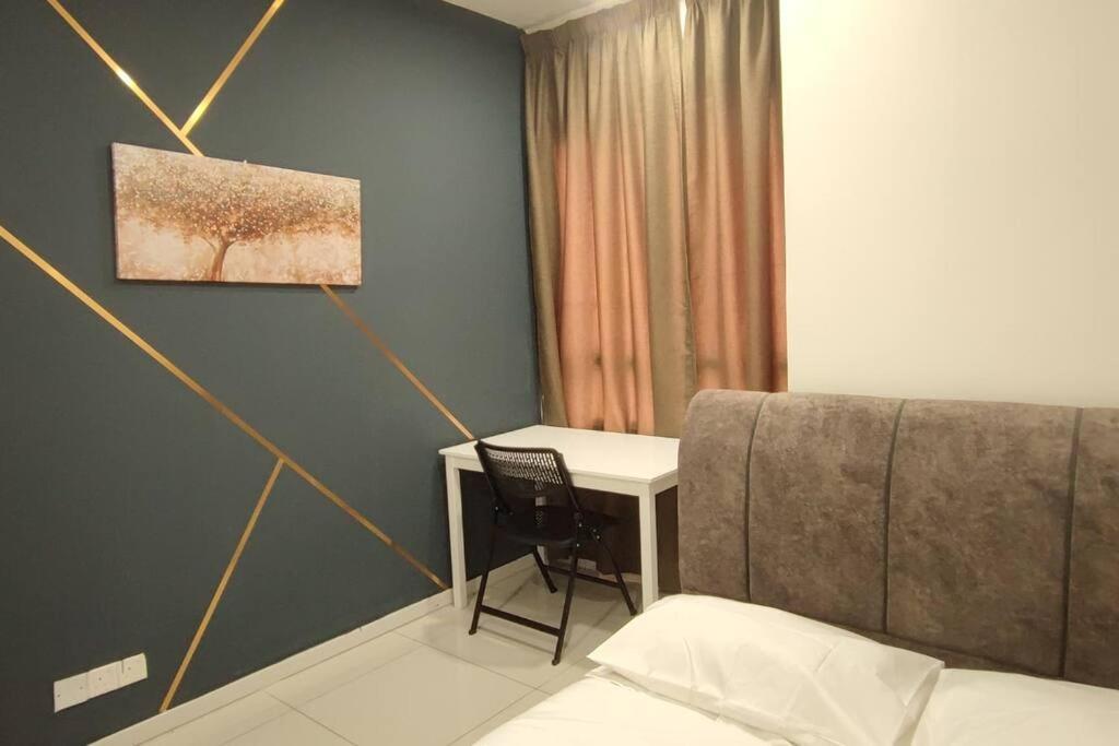 Hzb301-selfcheck-in-wi-fi- Netflix- Parking- Pool-2 Bedroom- Klia, 7099 Apartemen Sepang